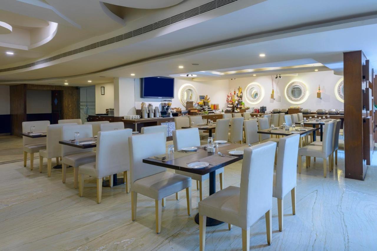 The Fern Residency - Yeshwanthpur Hotell Bangalore Exteriör bild