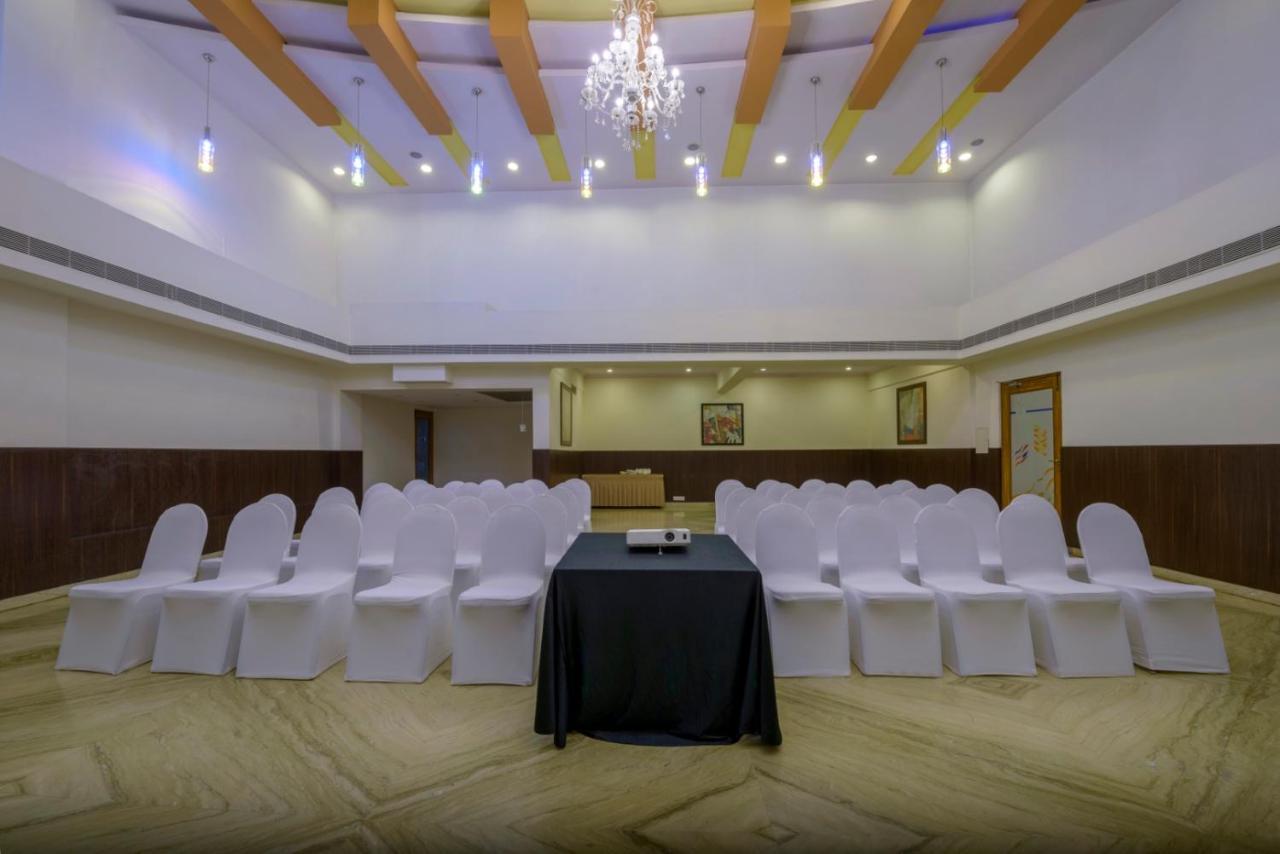 The Fern Residency - Yeshwanthpur Hotell Bangalore Exteriör bild