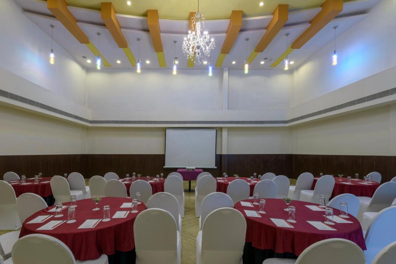 The Fern Residency - Yeshwanthpur Hotell Bangalore Exteriör bild