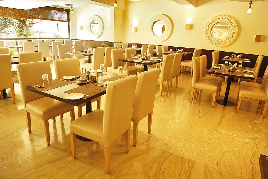 The Fern Residency - Yeshwanthpur Hotell Bangalore Exteriör bild